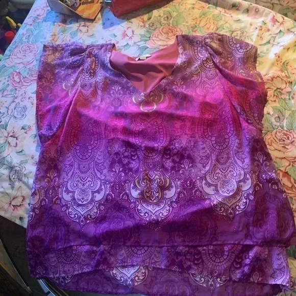 Tops - I’ve and let live Muti color Ladies Top Size 2X